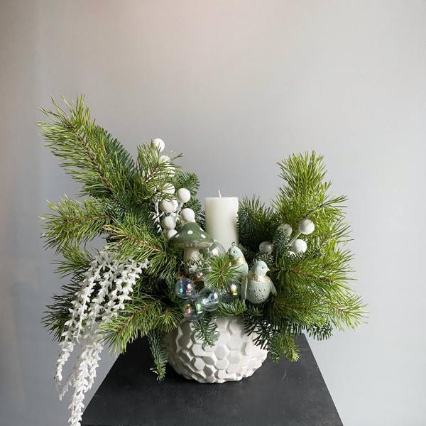 Композиция из натуральной ели "Морозные перья"