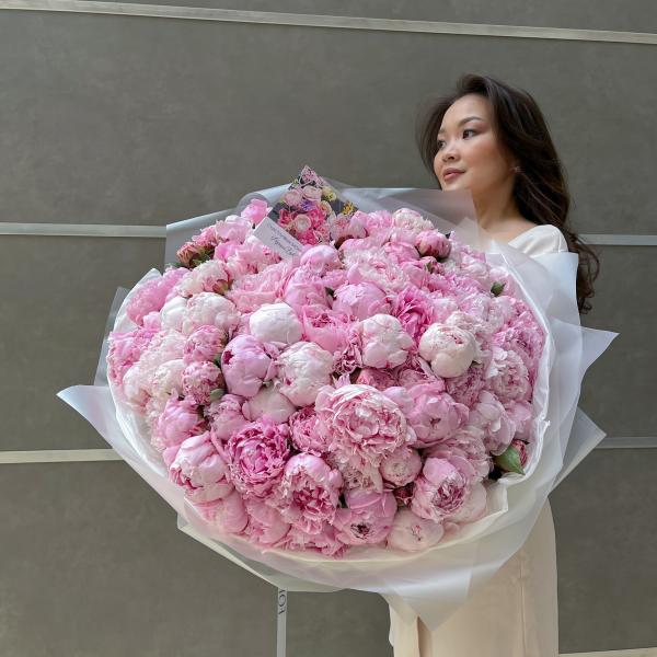 Букет из 151 пиона 