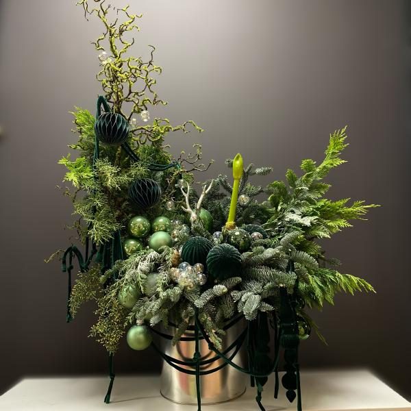 Букет из натуральной ели "Изумрудная Симфония"