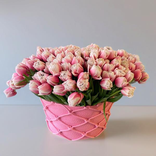 Корзина из 201 пионовидного тюльпана