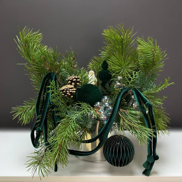 Букет из натуральной ели "Изумрудный Акцент"