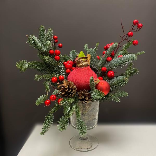 Амаррилис в воске с текляной вазе "Лесная ягодка"