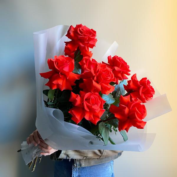 Букет красных роз 9 шт